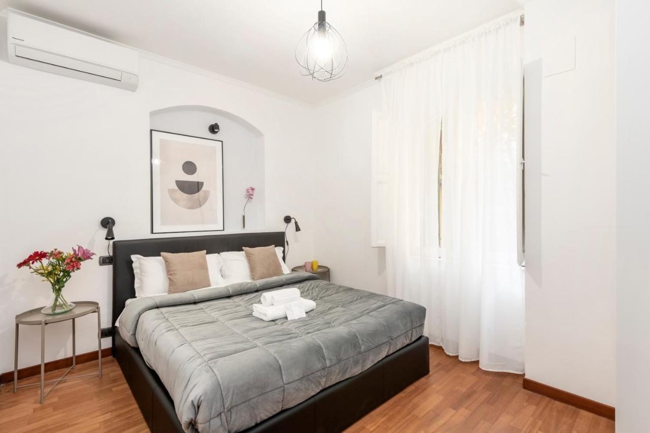White Rooms Colosseo Rome Bagian luar foto