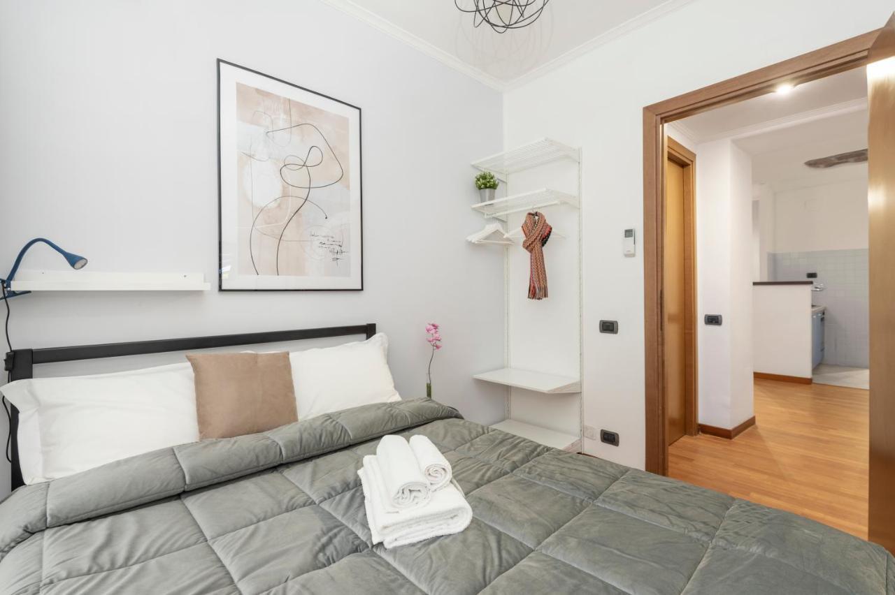 White Rooms Colosseo Rome Bagian luar foto
