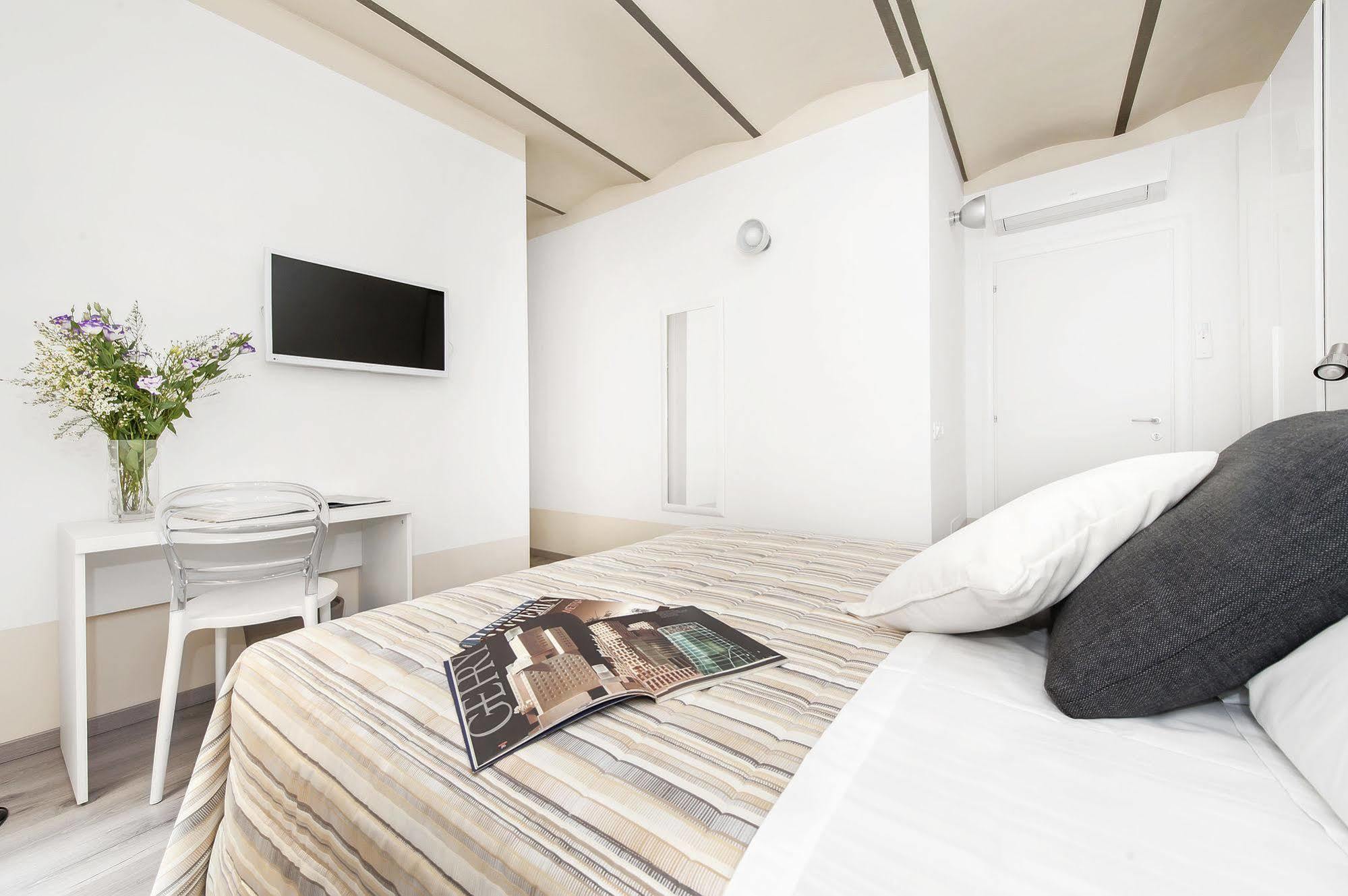 White Rooms Colosseo Rome Bagian luar foto